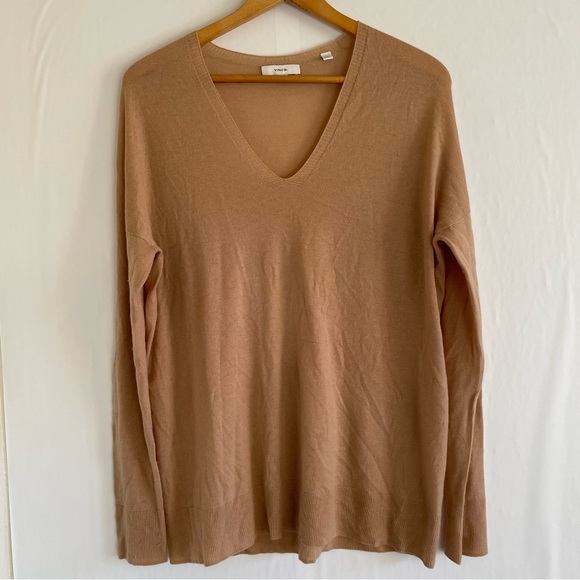 Vince. Tan V Neck Sweater Ribbed Hems Size M - Picture 3 of 10